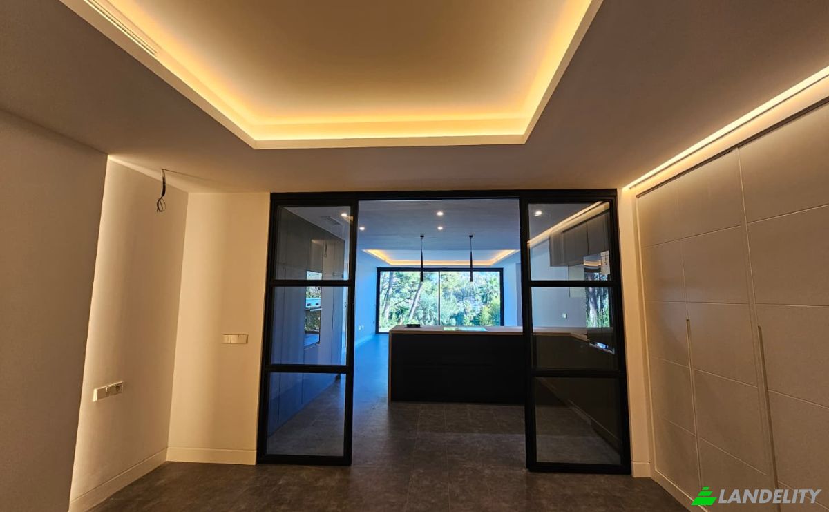 Apartment for Sale C Londres, Nueva Andalucia, Marbella, Malaga, Andalusia, Spain. Photo 15