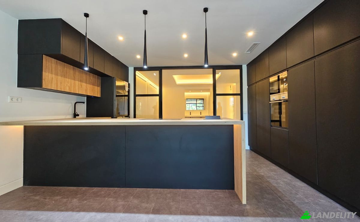 Apartment for Sale C Londres, Nueva Andalucia, Marbella, Malaga, Andalusia, Spain. Photo 12
