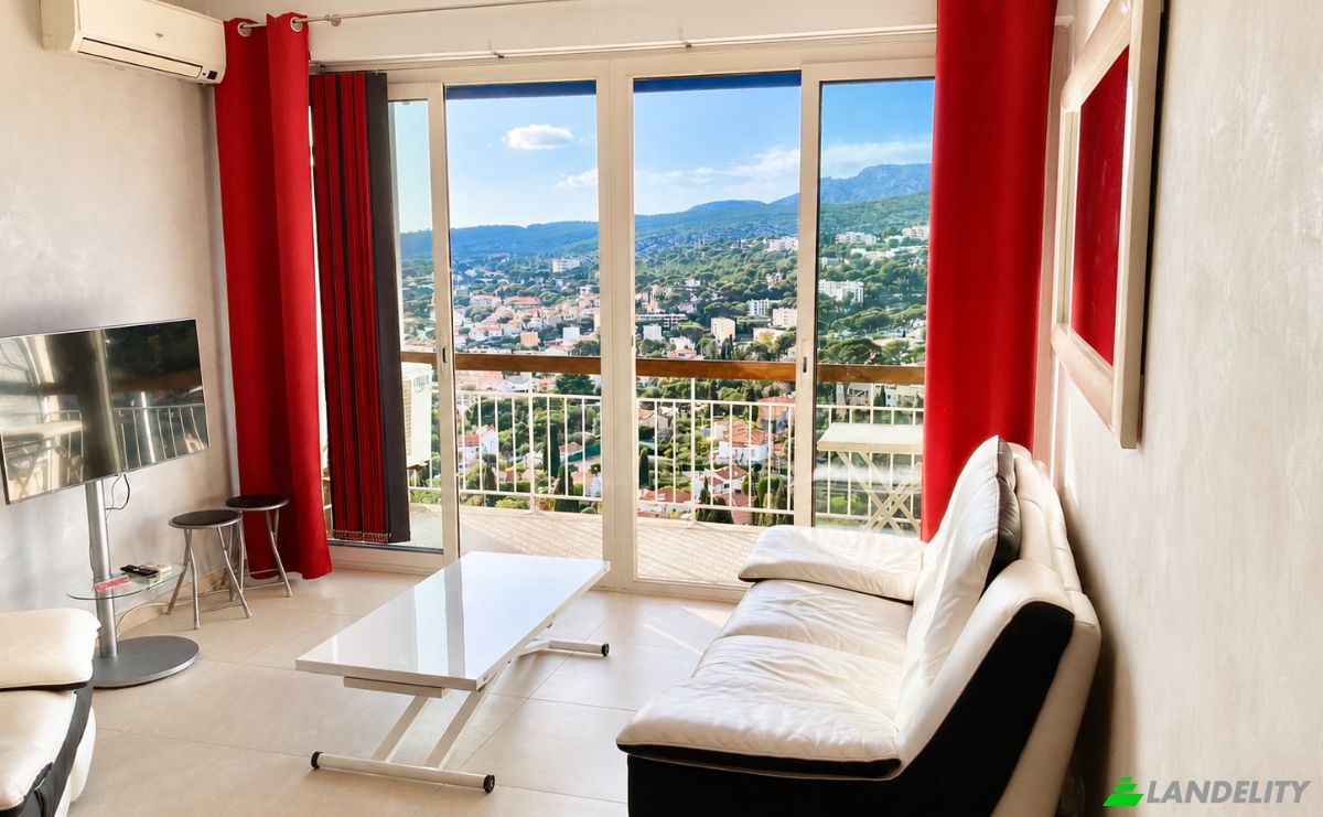Apartment for Sale 9 Res Saint-Marc, 13260 Cassis, Cassis, Bouches-du-Rhone, Provence-Alpes-Cote dAzur, France. Photo 2