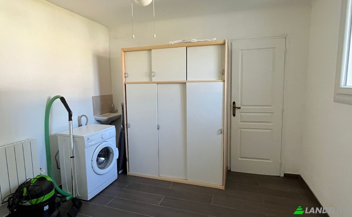 Single Family Home for Sale 1750 Pt Rte dArles, 13150 Tarascon, Tarascon, Bouches-du-Rhone, Provence-Alpes-Cote dAzur, France. Photo 10