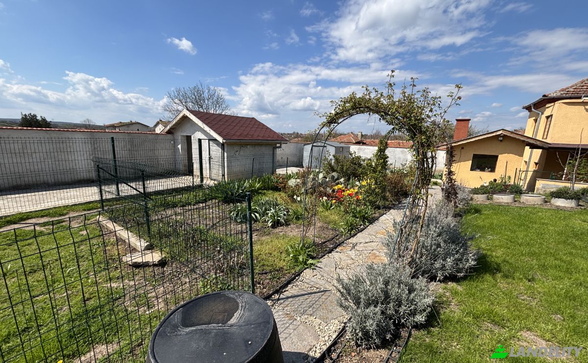 Villa for Sale Put Bez Ime, 8650 Malomir, Malomir, Tundzha Municipality, Jambol, Bulgaria. Photo 3