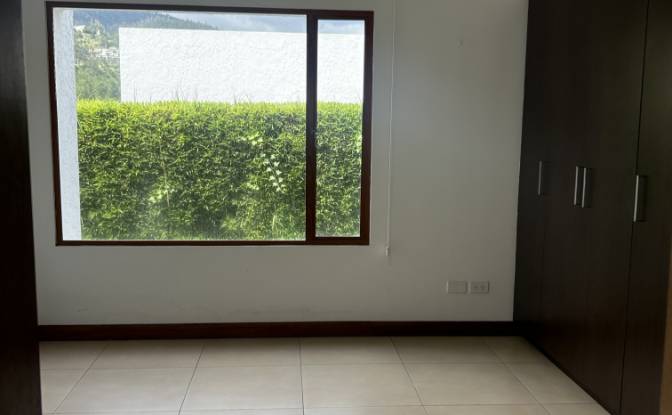 Villa for Sale Bernardo de Legarda, 170902 Quito. Photo#8 Villa for Sale Bernardo de Legarda, 170902 Quito. Photo#8