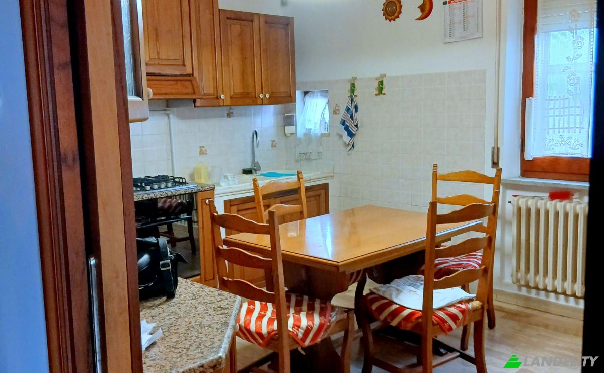 Apartment for Sale Via Francesco Egidi, 63062 Montefiore dellAso AP, Montefiore dellAso, Province of Ascoli Piceno, Marche, Italy. Photo 3