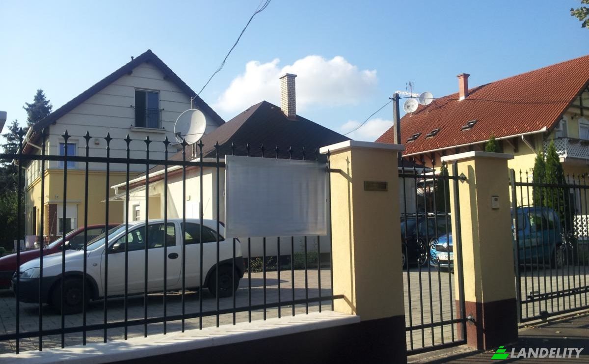 Duplex for Sale Hajduszoboszlo, Hajduszoboszlo District, Hajdu-Bihar, Hungary, Banomkerti ut 48, 4200 Hungary. Photo 1