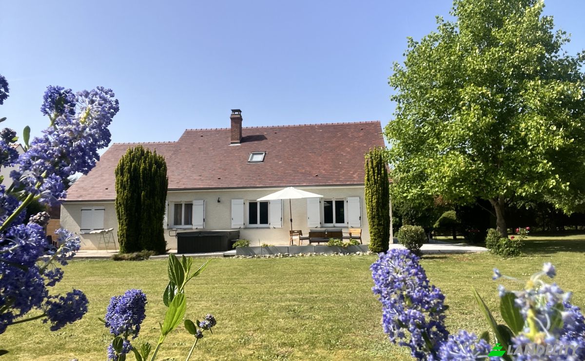 Casa unifamiliar à venda 16 Chem du Colombier, 77760 Acheres-la-Foret, Acheres-la-Foret, Seine-et-Marne, Ile-de-France, France. foto 1