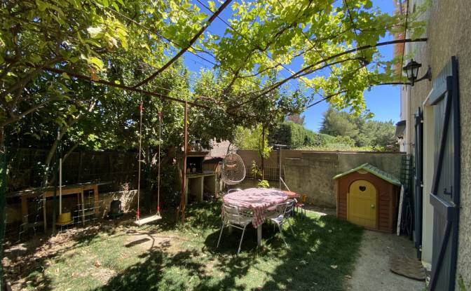 Casa unifamiliar à venda - Venelles, France