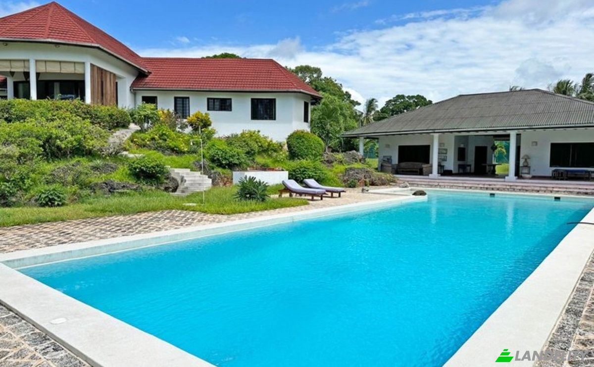 Castle for Sale Marine Road, Malindi, Kilifi County, Kenya. Photo 1