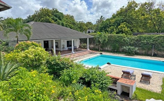Castle for Sale Marine Road, Malindi. Photo#4 Castle for Sale Marine Road, Malindi. Photo#4