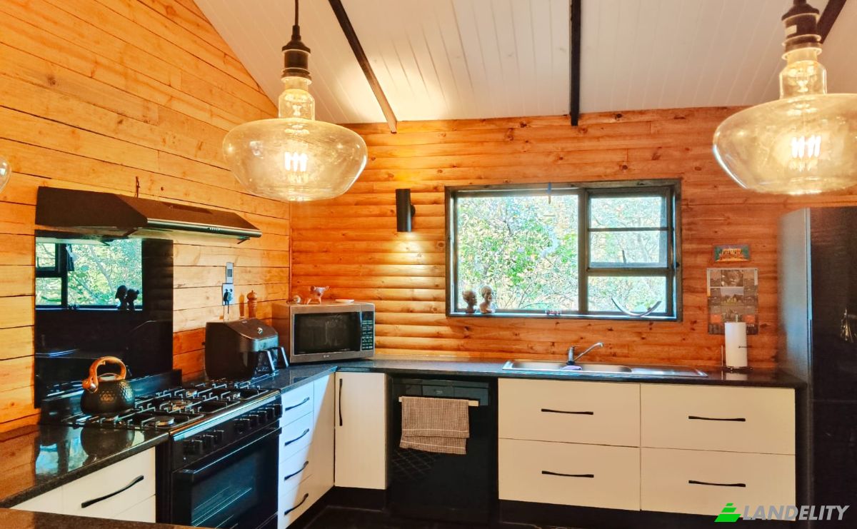 Cabin/Cottage for Sale 4100 Gemsbok Ave, Marloth Park, Ehlanzeni District Municipality, Mpumalanga, South Africa. Photo 3