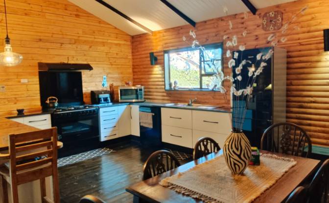 Cabin/Cottage for Sale 4100 Gemsbok Ave. Photo#5