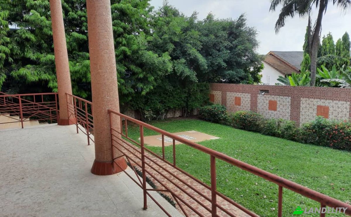 Duplex for Sale 537 Rue Dr Alain Nicaise Kouamelan, Abidjan, Abidjan Autonomous District, Cote dIvoire. Photo 1