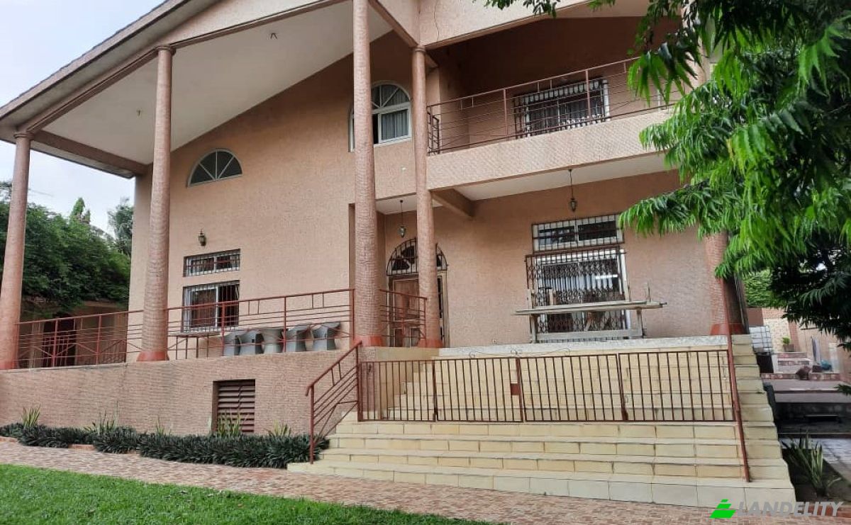 Duplex for Sale 537 Rue Dr Alain Nicaise Kouamelan, Abidjan, Abidjan Autonomous District, Cote dIvoire. Photo 5