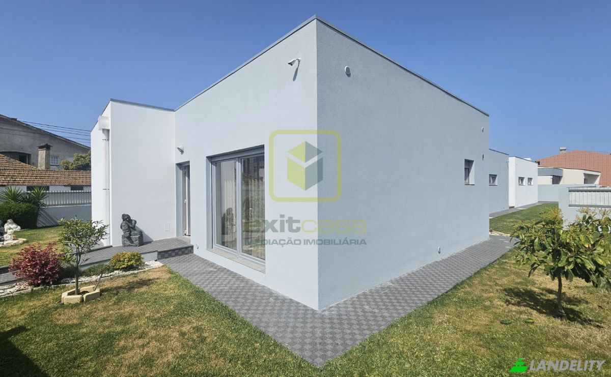 Villa for Sale R Dr Jose Rito 17, 3830 Gafanha da Nazare, Gafanha da Nazare, Ilhavo, Aveiro District, Portugal. Photo 14
