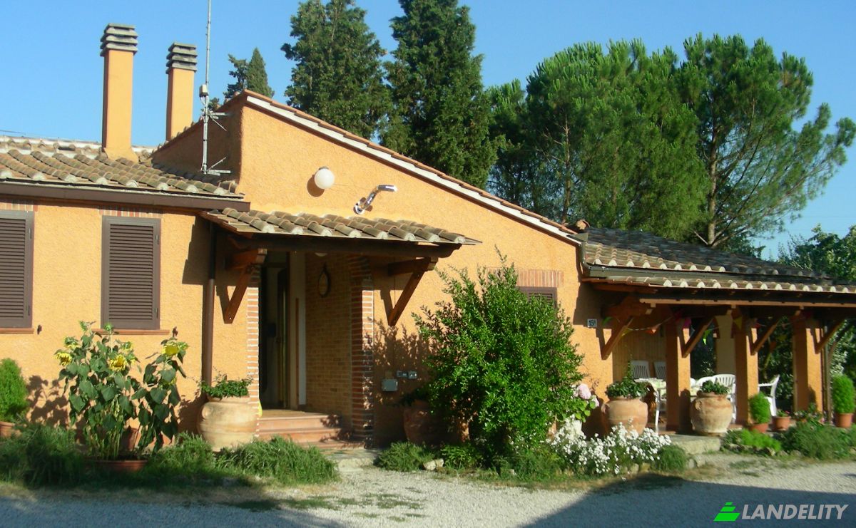 Villa for Sale Via del Poggiarello, 52045 Foiano della Chiana AR, Foiano della Chiana, Province of Arezzo, Tuscany, Italy. Photo 10