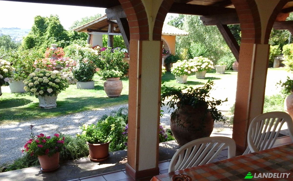 Villa for Sale Via del Poggiarello, 52045 Foiano della Chiana AR, Foiano della Chiana, Province of Arezzo, Tuscany, Italy. Photo 5