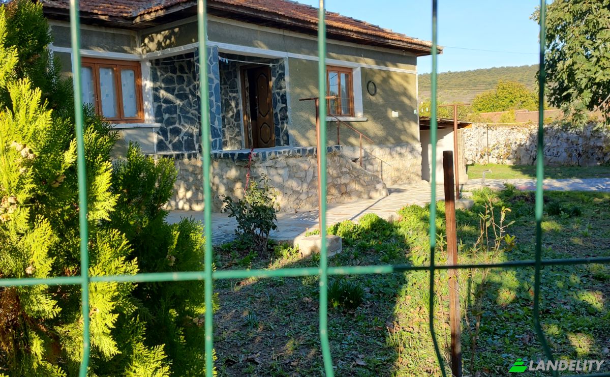 Eengezinswoning Te koop Tsentar, I 2, 9170 Suvorovo, Suvorovo, Varna, Bulgaria. Foto 3