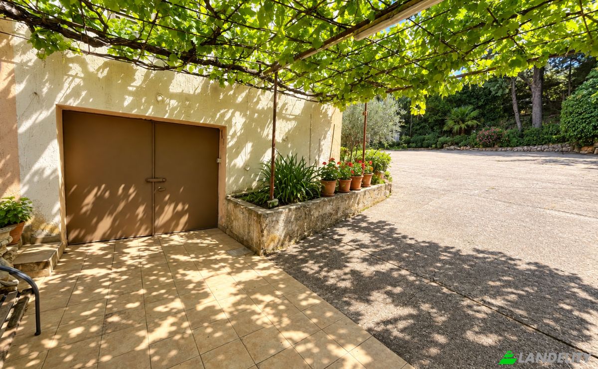 Villa for Sale Contrada Conche, 75010 Miglionico MT, Miglionico, Province of Matera, Basilicata, Italy. Photo 1