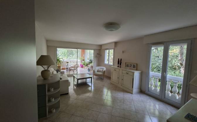 Appartement Te koop 200 Av Raimu, 83220 Le Pradet. Foto#5 Appartement Te koop 200 Av Raimu, 83220 Le Pradet. Foto#5