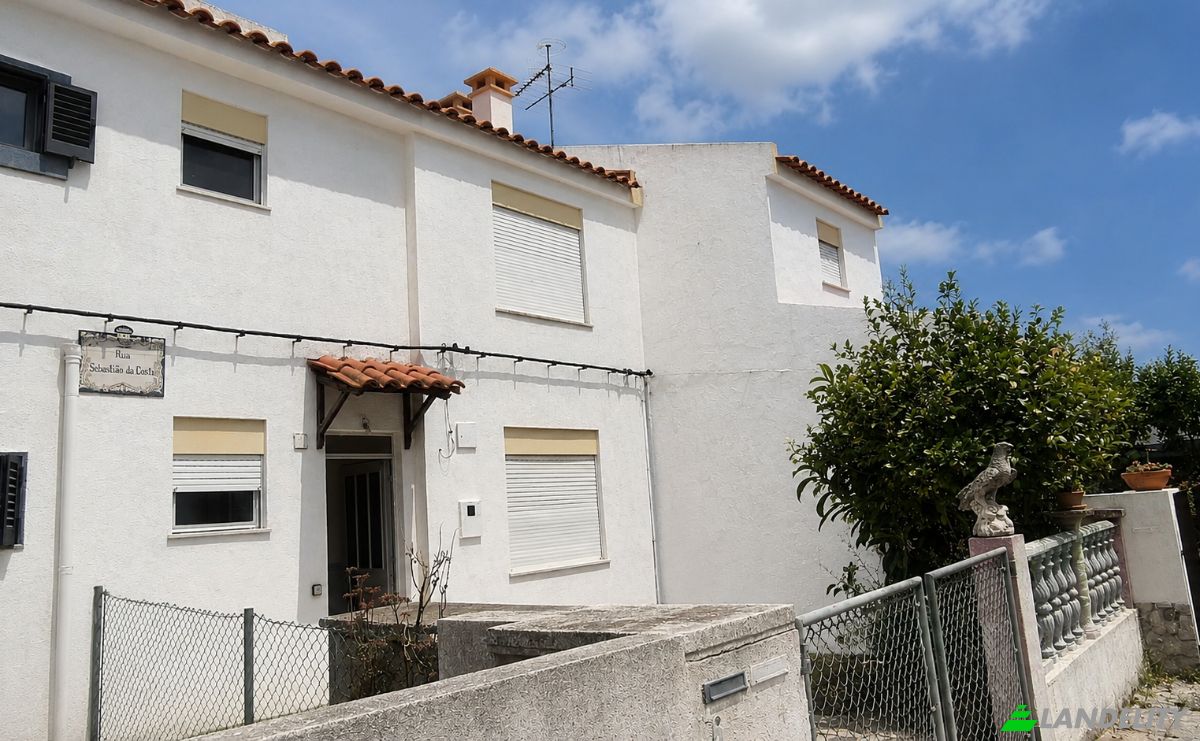 Townhouse for Sale R Sebastiao da Costa 2A, 2925 Sao Simao, Sao Simao, Setubal, Portugal. Photo 4