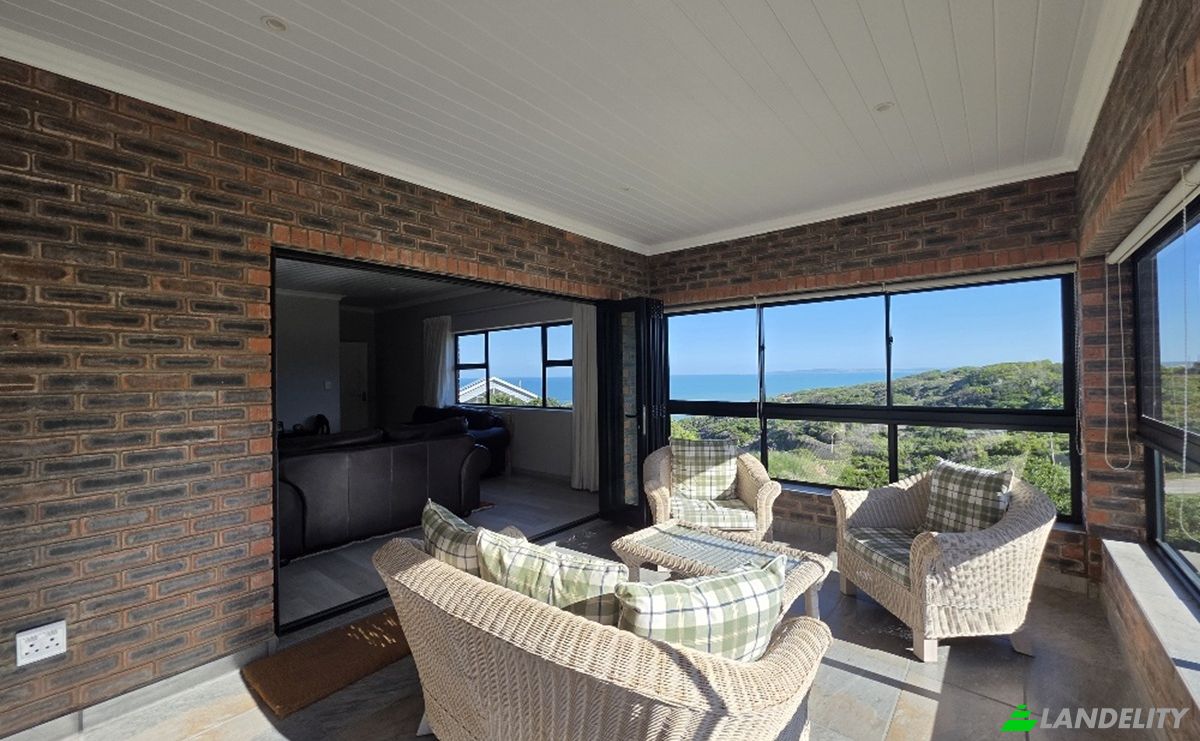 Maison unifamiliale à vendre 133 Heide Rd, Dana Bay, Mossel Bay, Garden Route District Municipality, Western Cape, South Africa, 6510. Photo 5