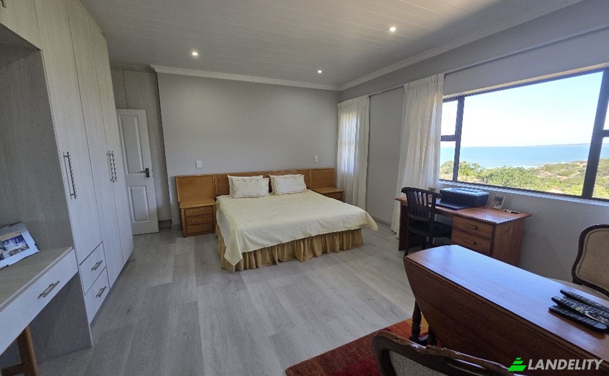 Maison unifamiliale à vendre 133 Heide Rd, Dana Bay, Mossel Bay, Garden Route District Municipality, Western Cape, South Africa, 6510. Photo 8