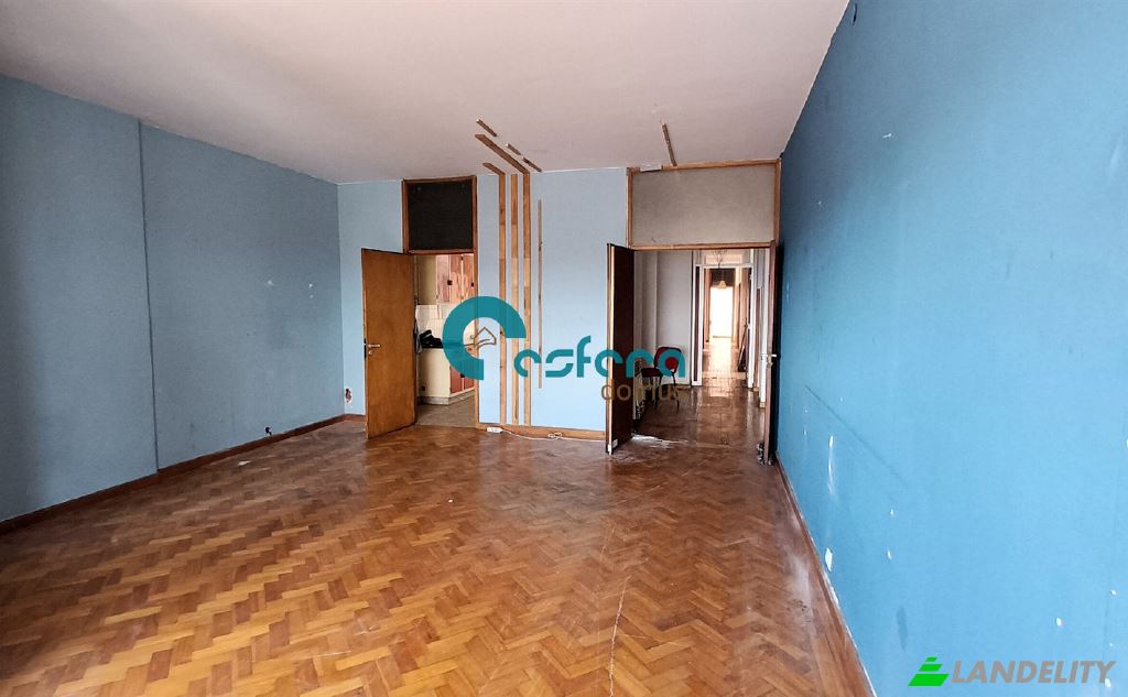 Apartment for Sale Rua de Goncalo Cristovao, Porto, Porto District, Portugal. Photo 12