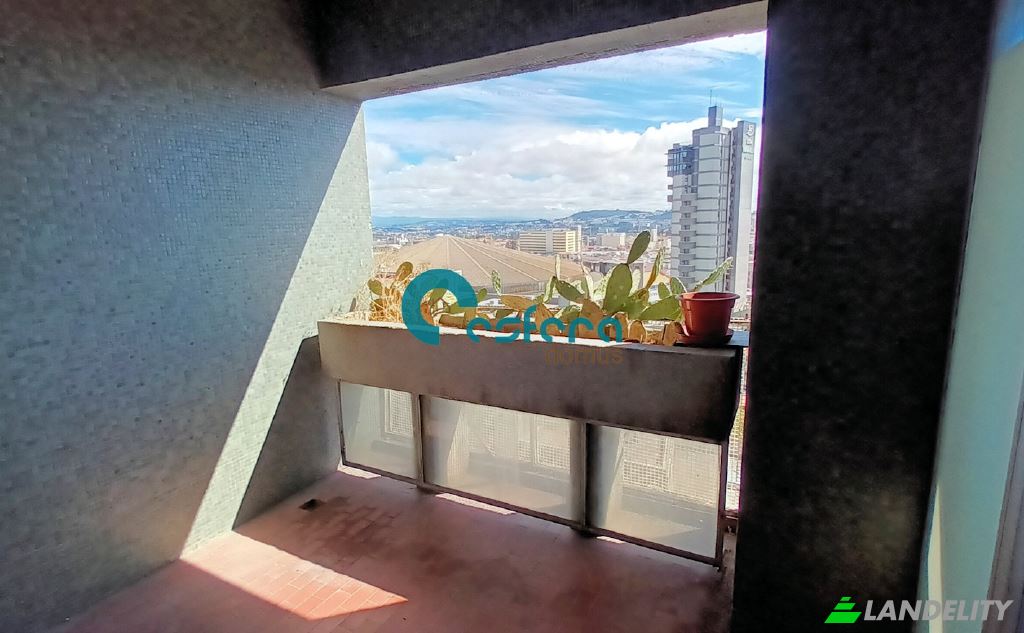 Apartment for Sale Rua de Goncalo Cristovao, Porto, Porto District, Portugal. Photo 5