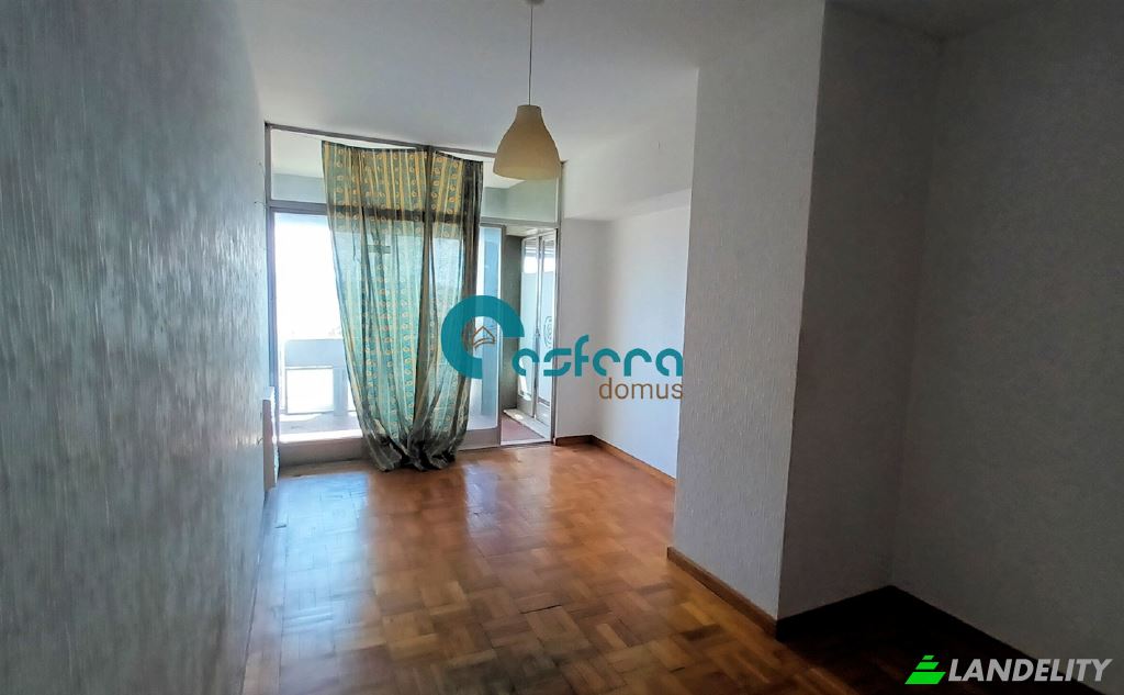 Apartment for Sale Rua de Goncalo Cristovao, Porto, Porto District, Portugal. Photo 6