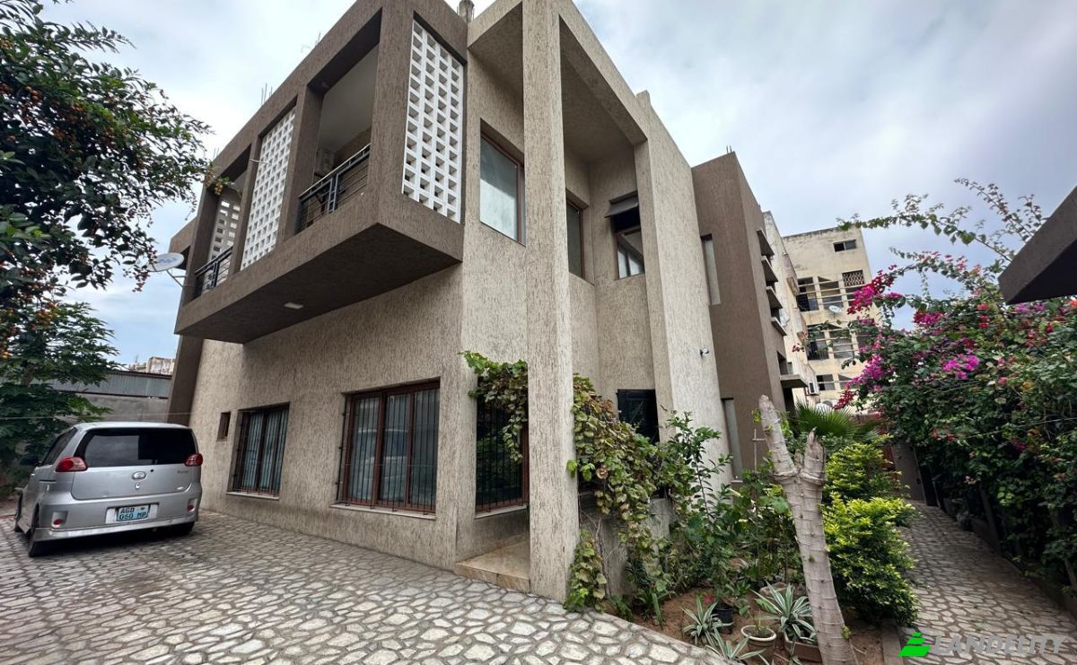 Investing/Development for Sale 4200 Av 24 de Julho, Maputo, Cidade de Maputo, Mozambique. Photo 1