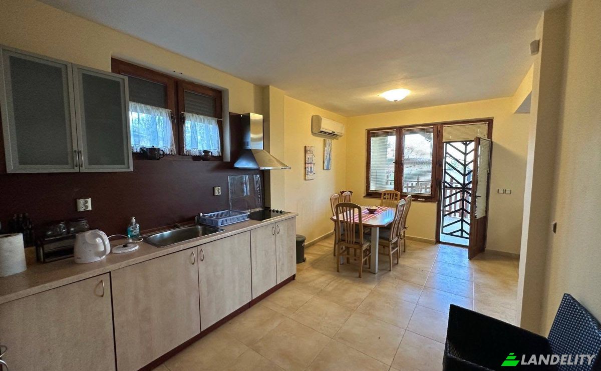 Single Family Home for Sale ul Min 48, 9632 Varna, Rogachevo, Balchik, Dobrich Province, Bulgaria. Photo 4