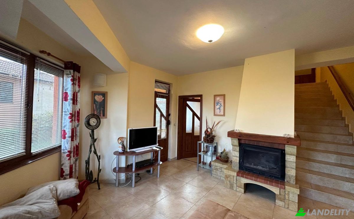 Single Family Home for Sale ul Min 48, 9632 Varna, Rogachevo, Balchik, Dobrich Province, Bulgaria. Photo 6