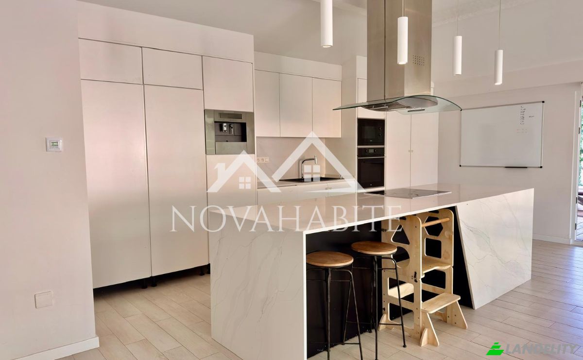 Casa adosada en venta R Ildo Hermogenes da Silva Marques 24, Lourinha, Lisbon, Portugal. Foto 16