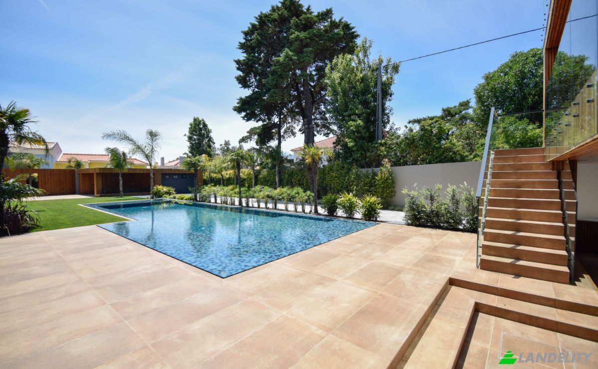 Single Family Home for Sale R da Suecia 5, Alcabideche, Cascais, Lisbon, Portugal. Photo 17