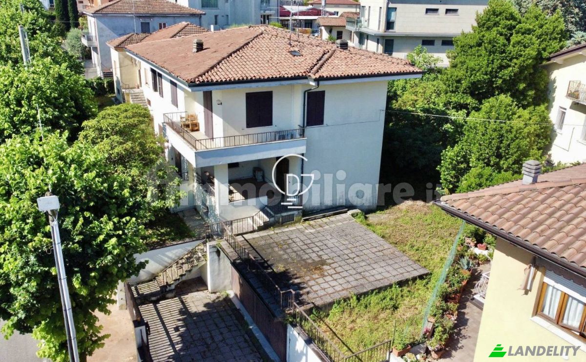 Investimenti/Sviluppo in vendita Via Vittorio Veneto, 25015 Desenzano del Garda BS, Desenzano del Garda, Provincia di Brescia, Lombardia, Italia. Foto 2