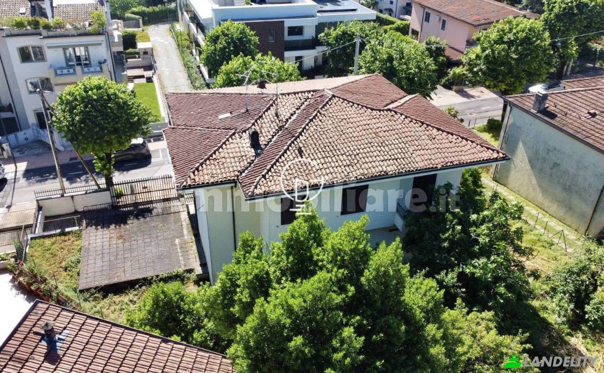 Investimenti/Sviluppo in vendita Via Vittorio Veneto, 25015 Desenzano del Garda BS, Desenzano del Garda, Provincia di Brescia, Lombardia, Italia. Foto 3