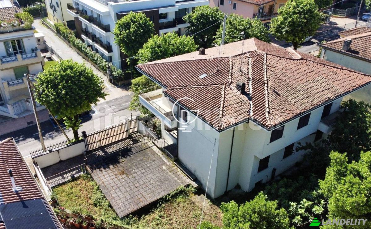 Investimenti/Sviluppo in vendita Via Vittorio Veneto, 25015 Desenzano del Garda BS, Desenzano del Garda, Provincia di Brescia, Lombardia, Italia. Foto 4