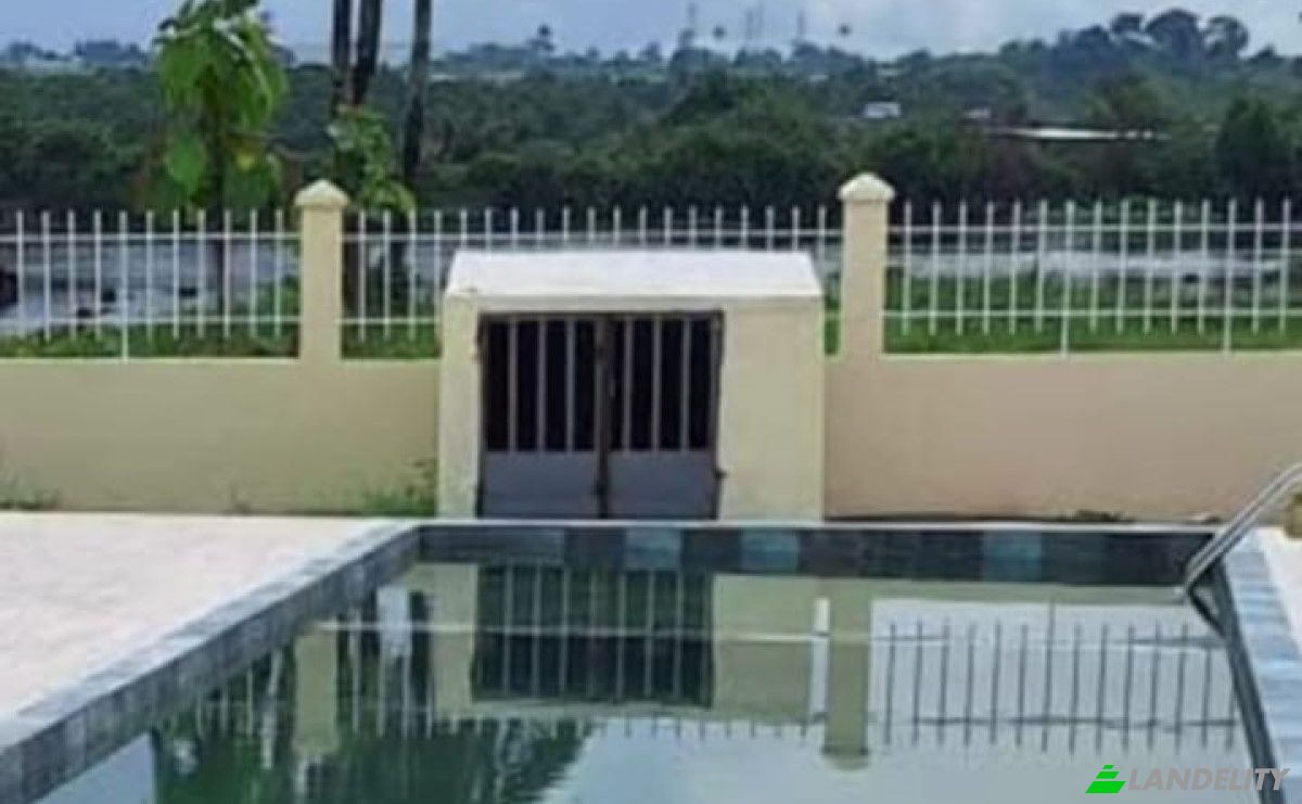 Hotel for Sale Soubre, Nawa, Bas-Sassandra District, Cote dIvoire. Photo 4