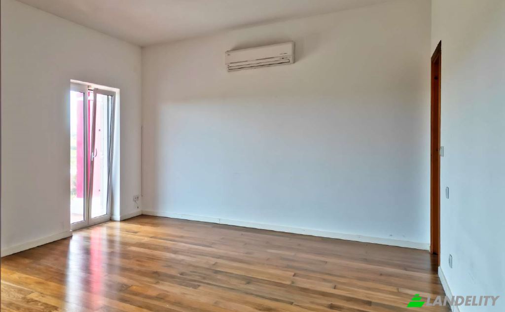 Single Family Home for Sale Bombarral, Leiria District, Portugal. Photo 19