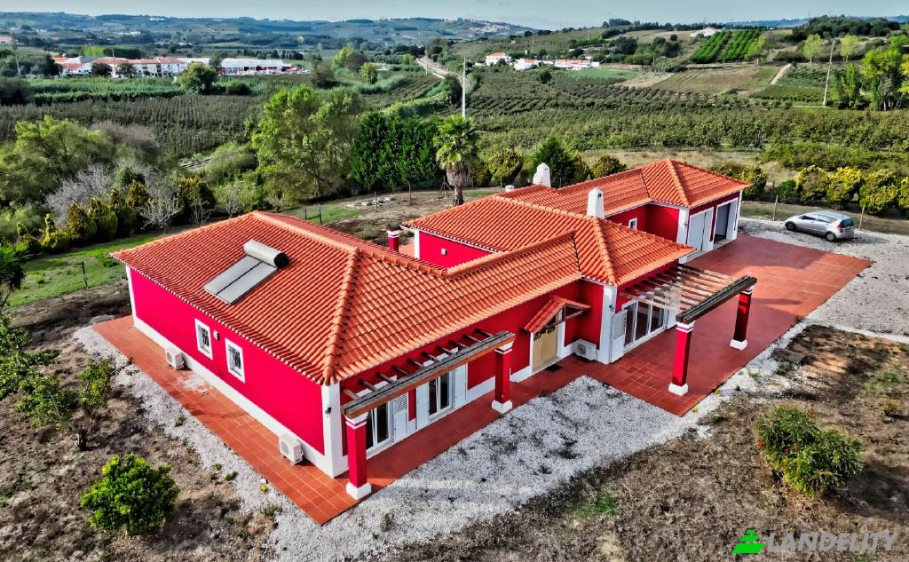 Single Family Home for Sale Bombarral, Leiria District, Portugal. Photo 4