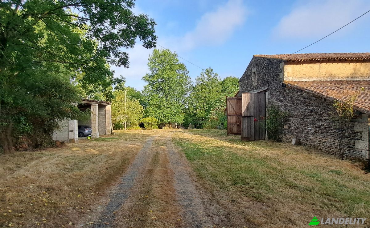Casa de una sola familia en venta 1 Rte des Essarts, 79220 Cours, Cours, Deux-Sevres, Nouvelle-Aquitaine, France. Foto 2
