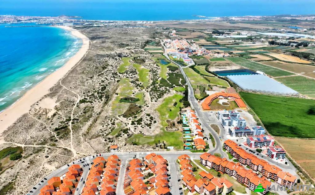 Apartment for Sale Av do Golfe Praia da Consolacao, Atouguia da Baleia, Peniche, Leiria District, Portugal. Photo 3