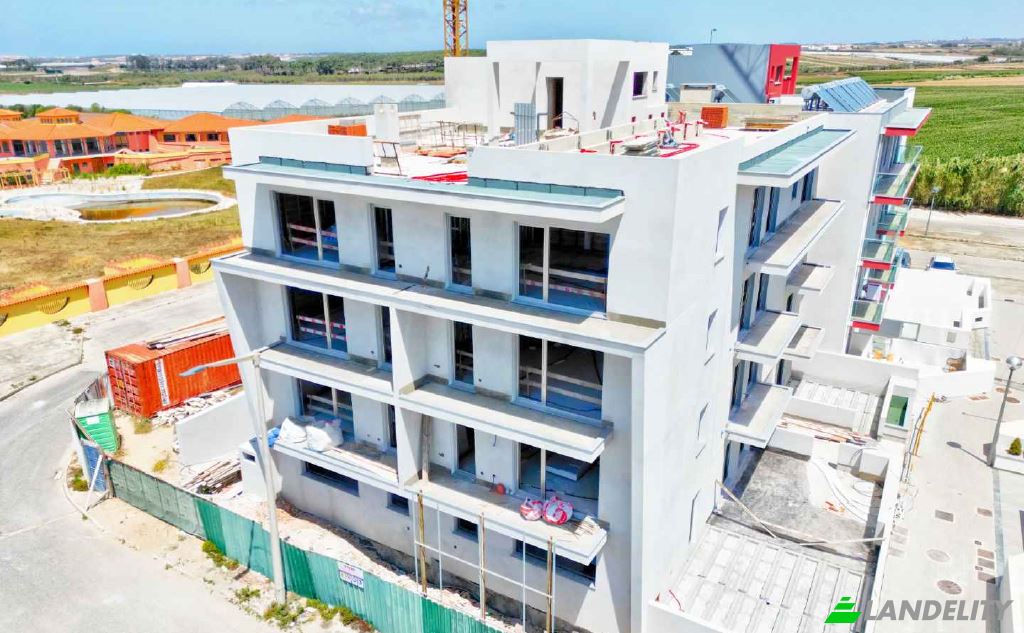 Apartment for Sale Av do Golfe Praia da Consolacao, Atouguia da Baleia, Peniche, Leiria District, Portugal. Photo 5