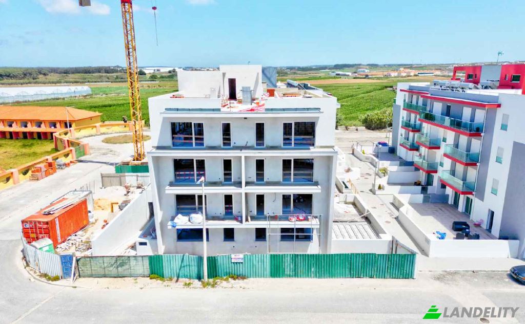 Apartment for Sale Av do Golfe Praia da Consolacao, Atouguia da Baleia, Peniche, Leiria District, Portugal. Photo 6