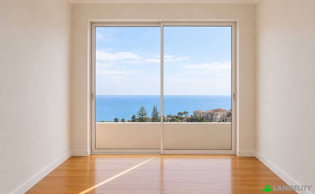 Apartment for Sale R da Escola 1, Canico, Santa Cruz, Madeira, Portugal. Photo 3