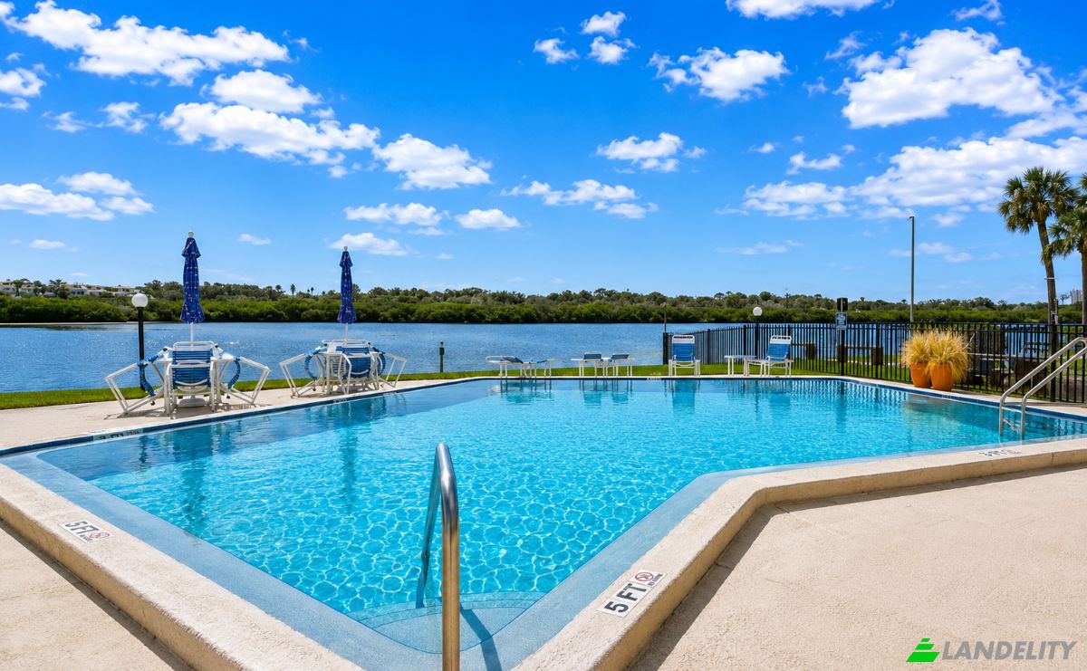 condominio en venta 1 Windrush Blvd, Indian Rocks Beach, Pinellas County, Florida, United States, FL 33785, USA. Foto 14