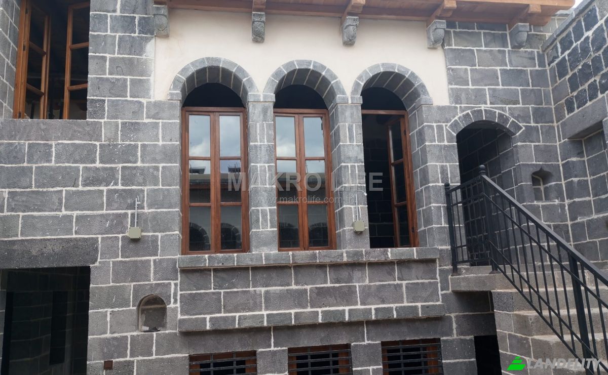 Edificio comercial en venta Hasirli, Karababa Sk No:25, 21200 Sur Diyarbakir, Diyarbakir, Sur, Turkiye. Foto 2