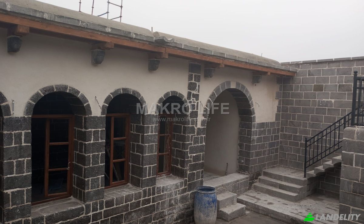 Edificio comercial en venta Hasirli, Karababa Sk No:25, 21200 Sur Diyarbakir, Diyarbakir, Sur, Turkiye. Foto 3