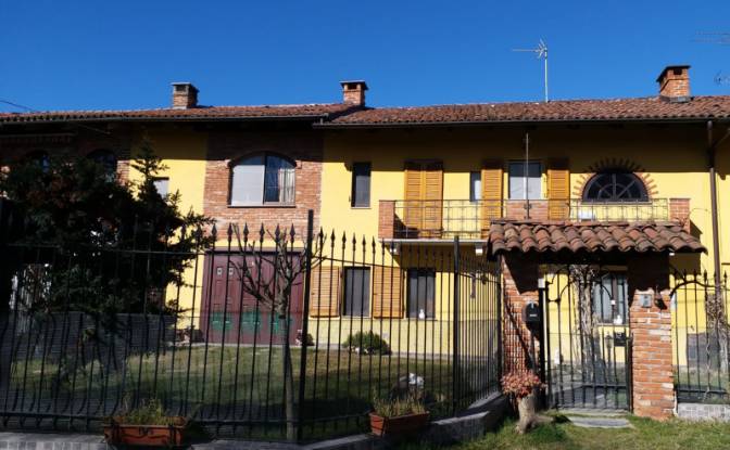 Casa de una sola familia en venta - Montafia, Italy