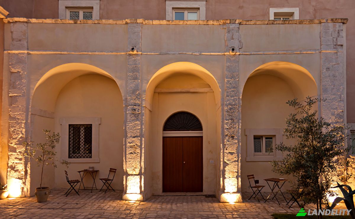 Hôtel à vendre Via Meli, 97014 Ispica RG, Ispica, Free municipal consortium of Ragusa, Sicily, Italy. Photo 1