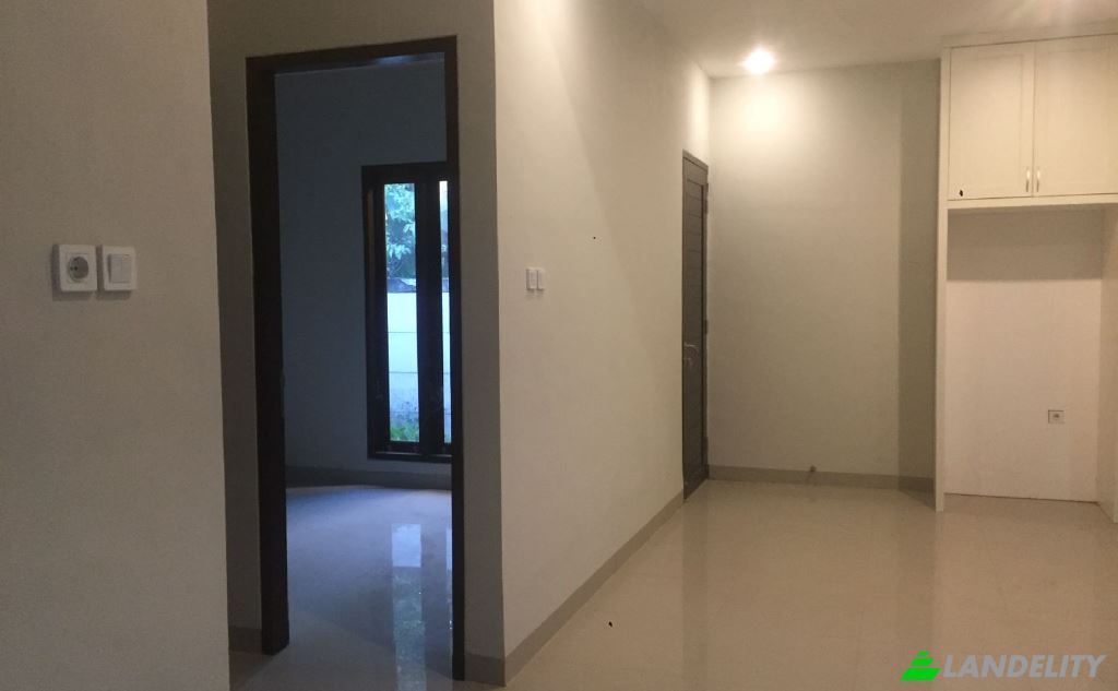 Single Family Home for Sale Jl Dwi Anjani, Ampenan Utara, Kec Ampenan, Kota Mataram, Nusa Tenggara Bar 83511, Mataram, Mataram City, West Nusa Tenggara, Indonesia. Photo 1